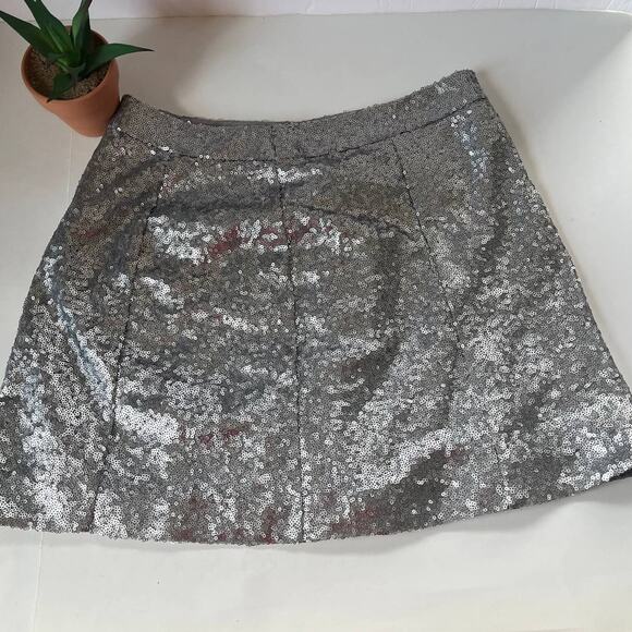 Decree Sequin Mini Skirt Sz M Silver Y2K Clubwear Festival Glam Party Bling - Picture 11 of 12
